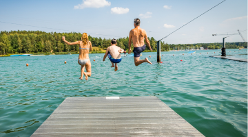 Sprung ins kühle Nass | © Thomas Kujat