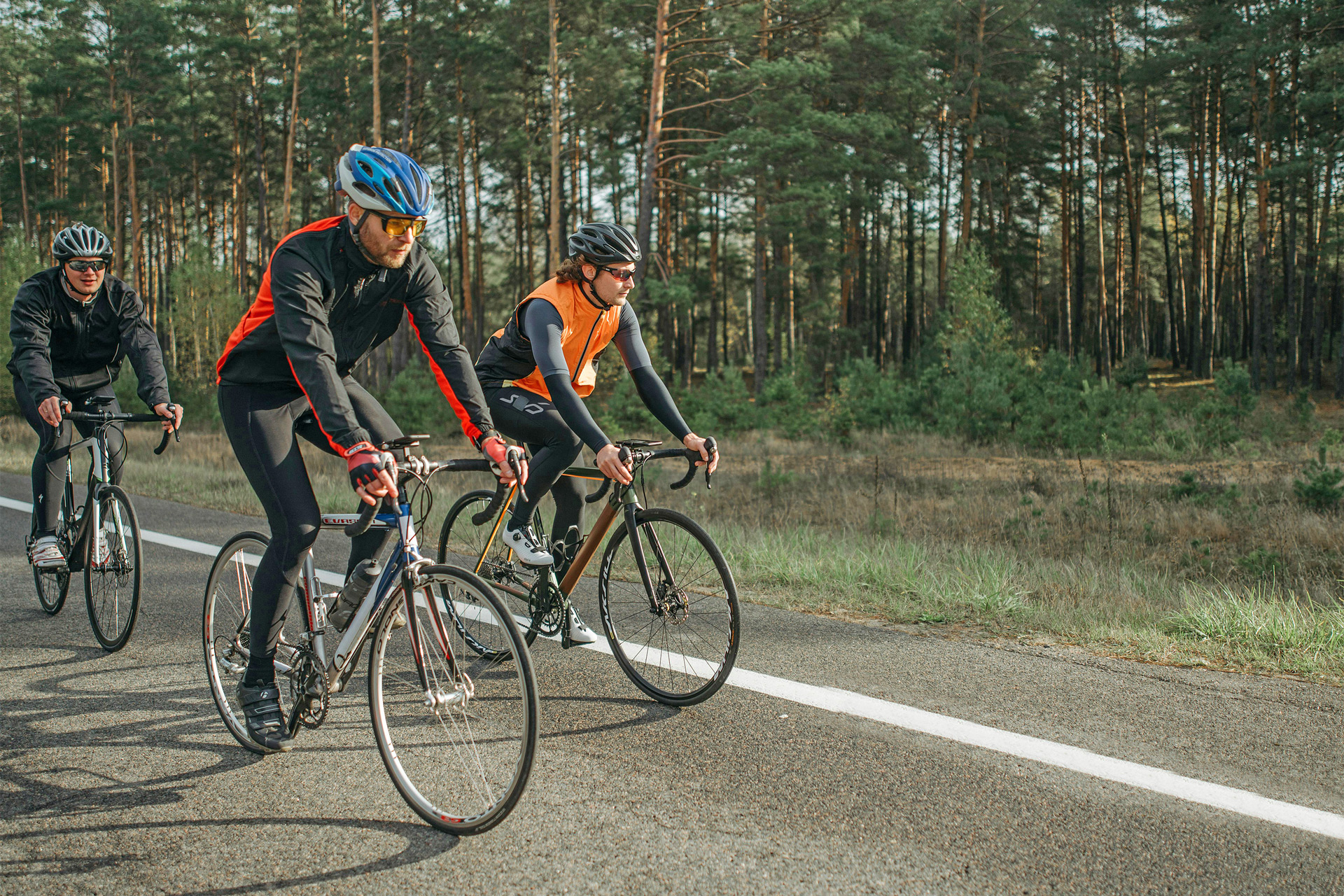 Mit dem Rennrad unterwegs | &copy; Pixabay